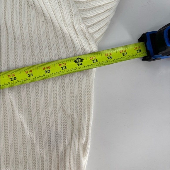 Tommy Hilfiger Women's Oversized White Cable Knit Sweater - Picture 7 of 12